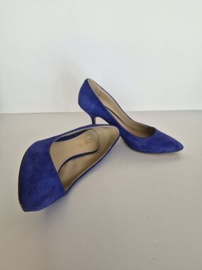 Aldo Blue Suede Pointed-Toe Kitten Heels - Fits like a size 9